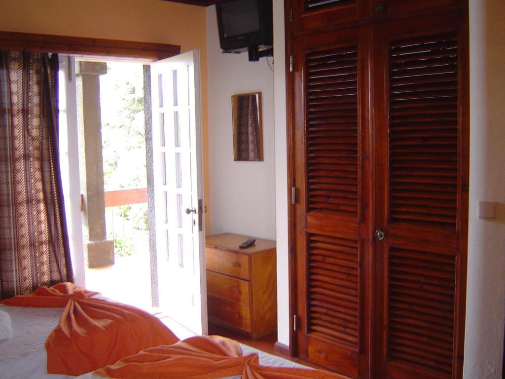 Montanha Hotel Sao Roque do Pico Room photo